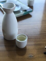 sake en su vaso