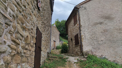 Casa in pietra a montaiate antica frazione di pergola del 1132 nelle marche in Italia