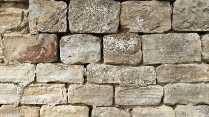 Antichi muri in pietra di Montaiate nelle marche del 1132