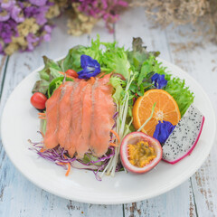 smoked salmon with salad