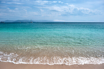 Fototapeta na wymiar Clear water and white sand beach in Cies Islands