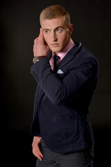 Obraz premium Portrait of a young businessman posing in studio