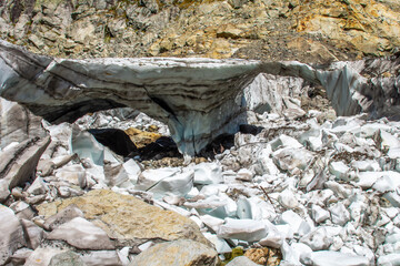 北アルプス　立山連峰縦走・剱沢雪渓　