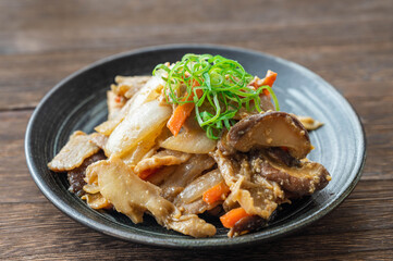 きのこと豚肉の味噌炒め