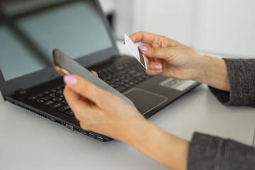 online shopping by credit card via mobile phone 