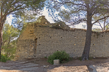 vue du château en ruines du village de Séguret