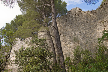 vue du château en ruines du village de Séguret