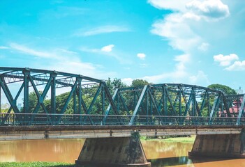 Obraz premium bridge over the river