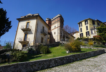 Fototapeta na wymiar old stone buildings and cobblestone street in Sacro Monte, Ticino