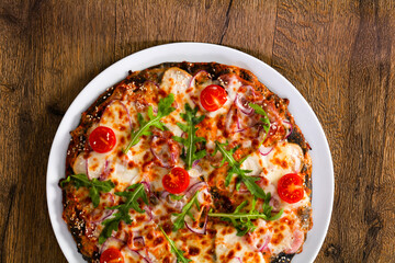 Pizza with ham