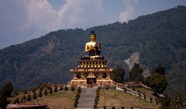 TATHAGATA TSAL    WITH A 130 FOOT HIGH STATUE OF GAUTAMA BUDDHA TO COMMEMORATE HIS 2550TH BIRTH ANNIVERSARY IN RAVANGLA, WEST SIKKIM, SIKKIM, INDIA  