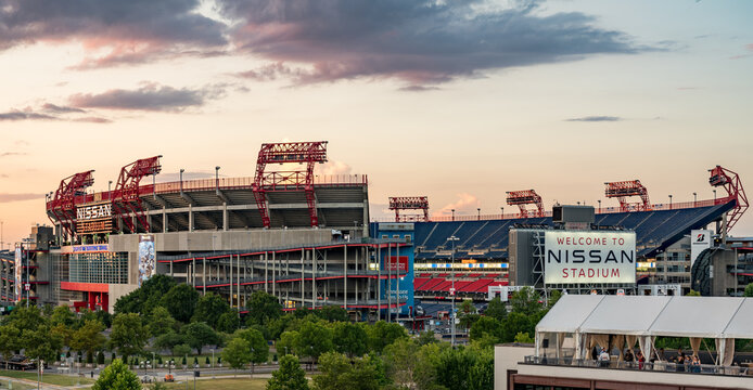 Nashville Tennessee Titans NFL Football Nissan Stadium Skyline -   Hong  Kong