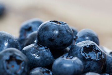 blueberries can be eaten raw
