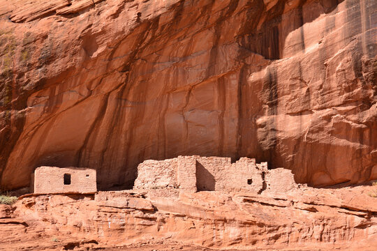 ancient native american ruins in an alcove at canyon de chelly national monument, arizona