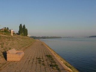 Obraz premium Bed by the river