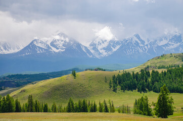 Fototapeta na wymiar Beautiful landscape of Altai mountains North Chui ridge