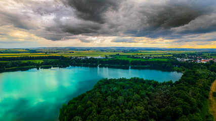 Obraz premium lake and clouds