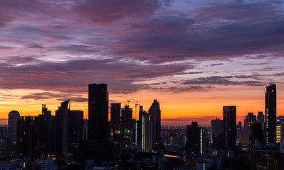 Fototapeta na wymiar Thong Lo district of Bangkok at twilight