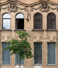 Fototapeta na wymiar Classical architecture of St. Petersburg (walls, windows, doors).