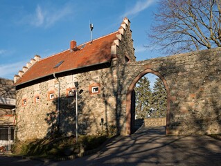 Eingang zur Burg Frankenstein in Mühltal bei Darmstadt in Hessen, Deutschland 