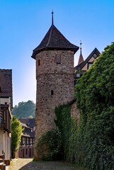Turm der Stadtmauer von Gengenbach im Schwarzwald in Baden-Württemberg, Deutschland 