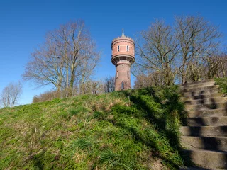 Foto auf Leinwand De oude watertoren in Zaltbommel is ontworpen door Jan Schotel en is gebouwd in © Holland-PhotostockNL