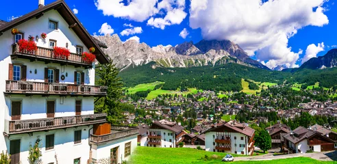 Poster Breathtaking nature of Italian Alps .Wonderful valley in Cortina d'Ampezzo - famous ski resort in northern Italy, Belluno province © Freesurf