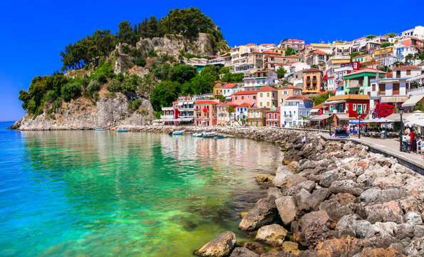 Fototapeta Greek summer holidays. Beautiful colorful costal town Parga in Greece , Epirus