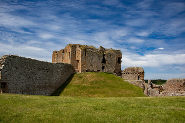 Fototapeta na wymiar Spectacular ruins of Duffus Castle Gallery 2021 Scotland