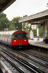 Naklejka premium Einfahrt einer U-Bahn in die Station