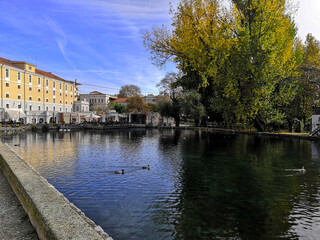 Naklejka premium lake inside of Drama city 