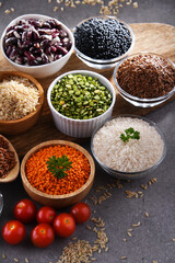 Composition with different kinds of dry food products