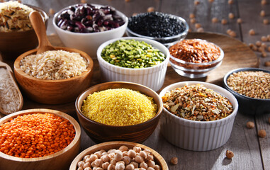 Composition with different kinds of dry food products