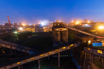 Fototapeta premium factory worker lights at night