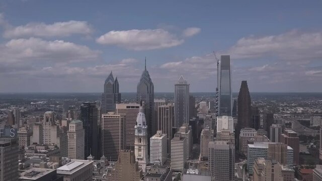 beautiful wide shot of downtown philadelphia during a sunny day