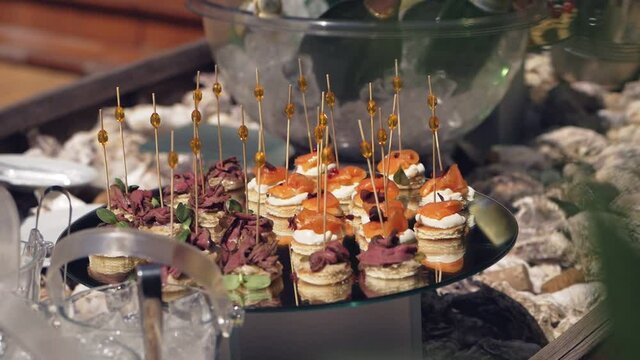 Snack on the self-service table in the hotel, or in the restaurant on the summer playground