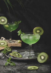 Kiwi cocktail with lime
