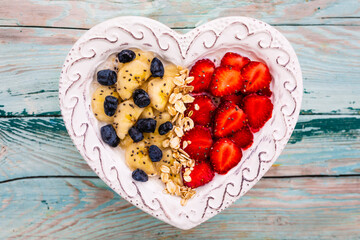 Porridge with fresh fruit. Healthy diet.