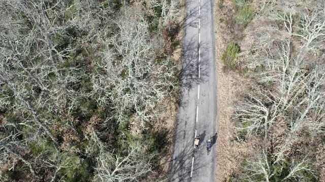 carretera vista a&eacute;rea video 4k bruto