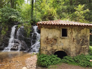 Water mill 'de la Peña' in PR AS 137 trail between Valbucar and BUsllaz villages, also known as 'Molinos del profundu', Villaviciosa, Asturias, Spain