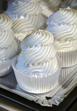 magdalenas de crema de merengue horneadas