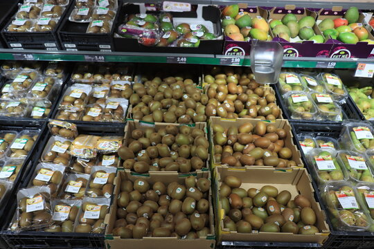 Haarlem, the Netherlands, June 26th 2021: Kiwis in supermarkt