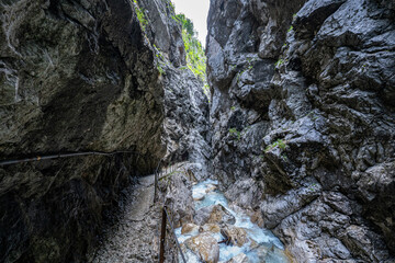 Wanderung von Hammersbach über die Höllentalklamm auf den Höllentalanger und über den Stangensteig zurück.