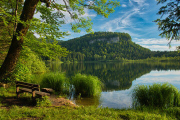 Lac de Bonlieu im französischen Jura