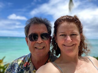 Obraz premium portrait of a couple on beach