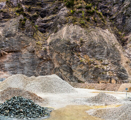 Steinbruch, Tagebau. Quarry, opencast mining.