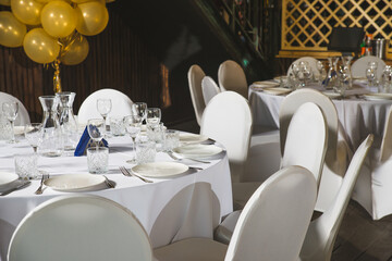 Picture of empty expensive restaurant.