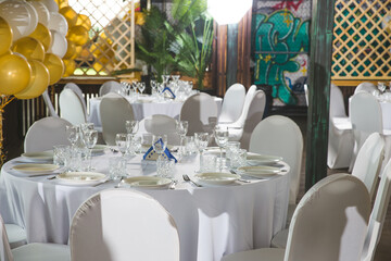 Picture of empty expensive restaurant.