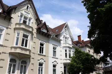 Obraz premium Historische Fassaden im Altbauviertel im Bielefelder Westen, Bielefeld, NRW, Deutschland