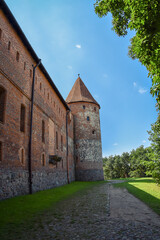 Fototapeta na wymiar The wall and the tower of the teutonic castle in Bytów, build in XIV and XV century